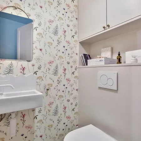 Beautiful And Modern For 5 People Apartman *