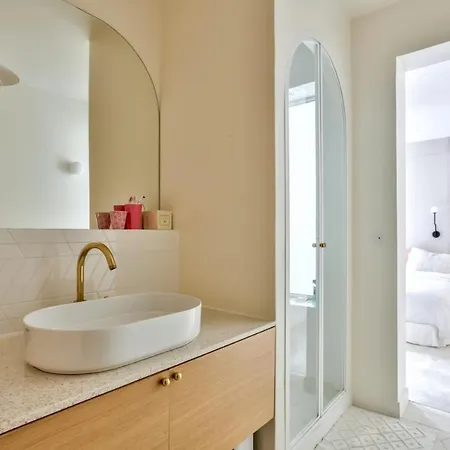 Beautiful And Modern For 5 People *